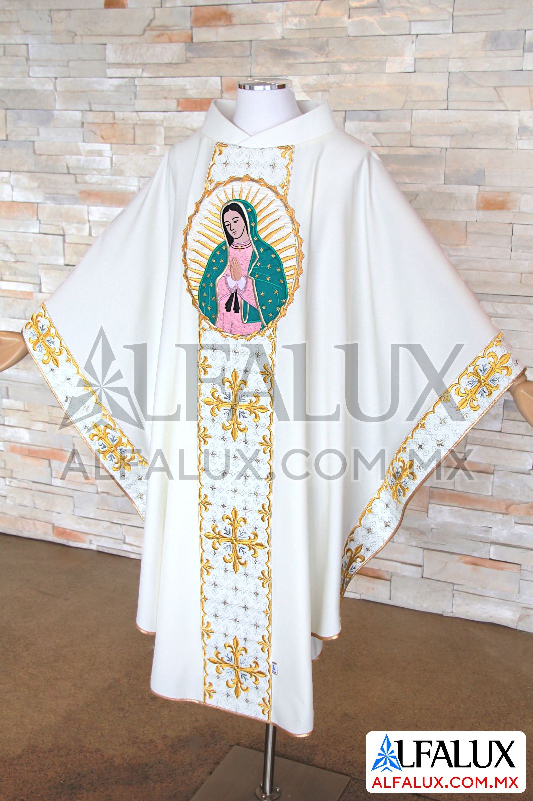 06 FLOR DE  LIZ Alfalux casulla central blanco orillas medallon virgen (2)